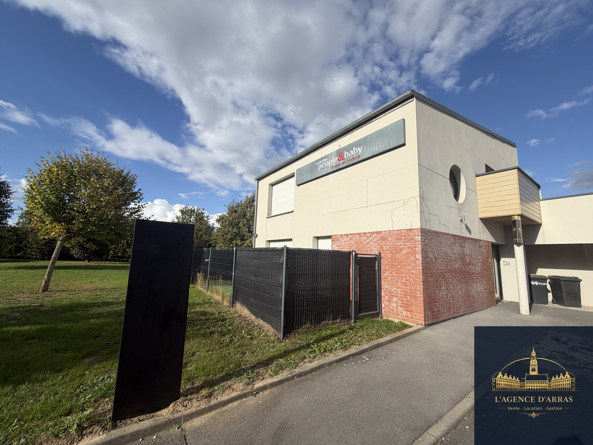Local commercial à louer à Rouvroy, 180 m² – photo 1 sur 9