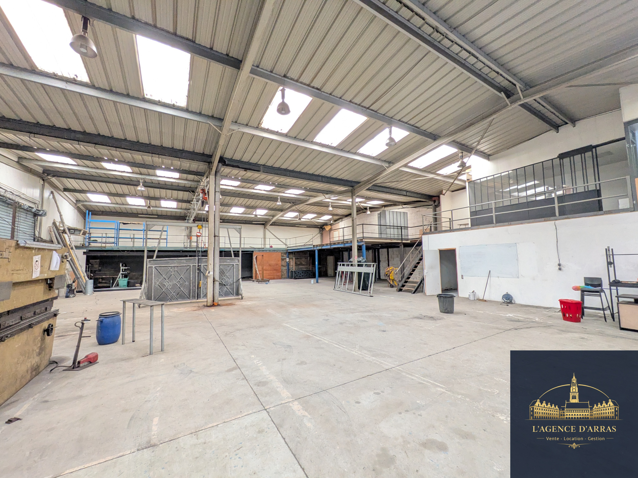 Entrepôt à louer à Carvin, 600 m² – photo 1 sur 14
