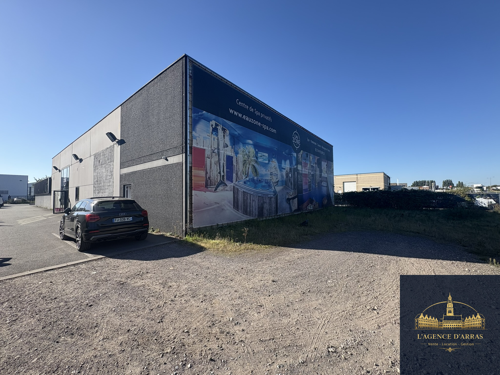 Local commercial à vendre à Carvin, 970 m² – photo 1 sur 16