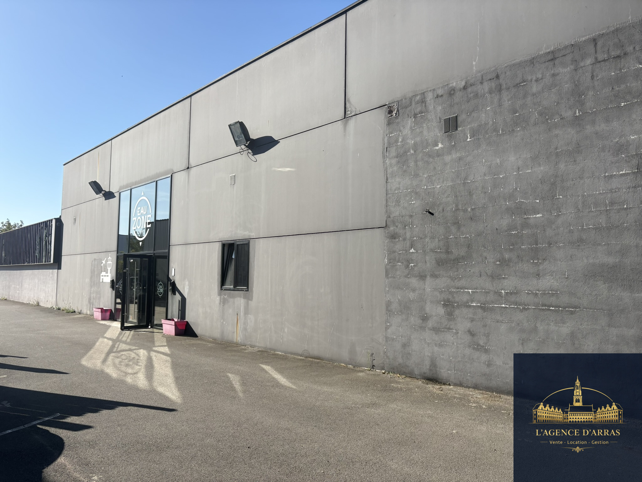 Local commercial à vendre à Carvin, 970 m² – photo 2 sur 16