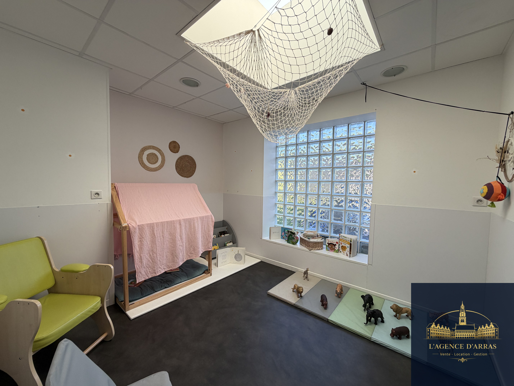 Maison à vendre à Ste catherine, 190 m² – photo 2 sur 4
